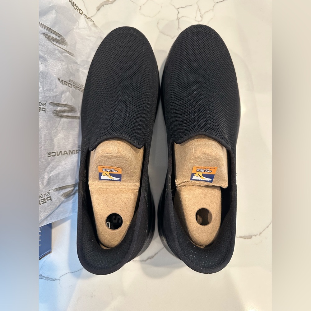 New Skechers, Hands Free Slip On Sneakers, Black, Size 13, Memory Foam